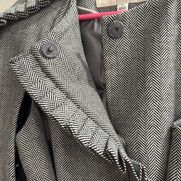 Olivia Palermo x Banana Republic Gray Black White Patterned Cape Coat - Picture 5 of 8